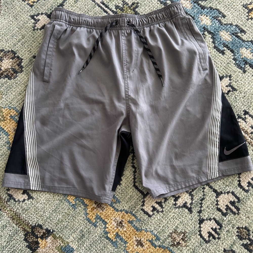 Men’s Nike shorts, size L